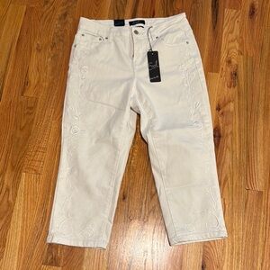 Earl jeans size 6 Stylish Embroidered Women's Jeans